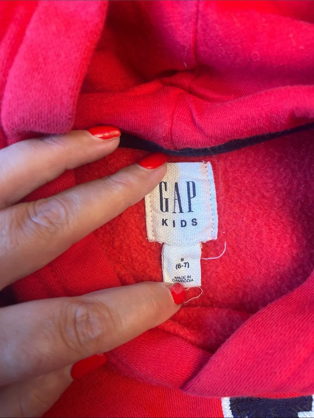 GAP bold red